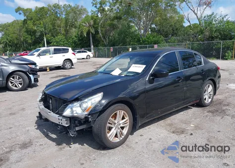 2015 Infiniti Q40 из США, поврежденный, VIN JN1CV6AP7FM502411